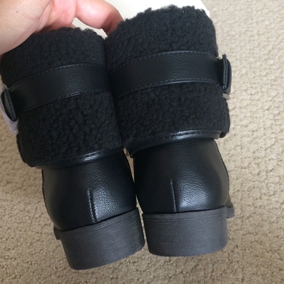 4/$25 🛍 LAST PAIR! SO black sherpa top booties - Picture 6 of 9